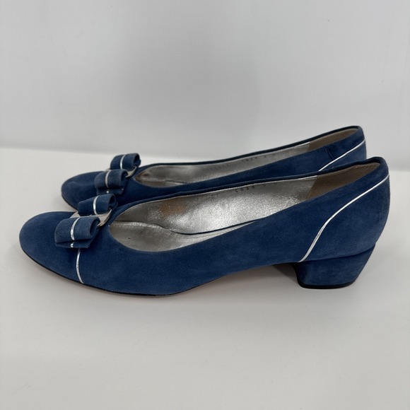 Salvatore Ferragamo Vara Blue Suede Heels Size 8 Silver Hardware VTG Classic - Picture 8 of 16